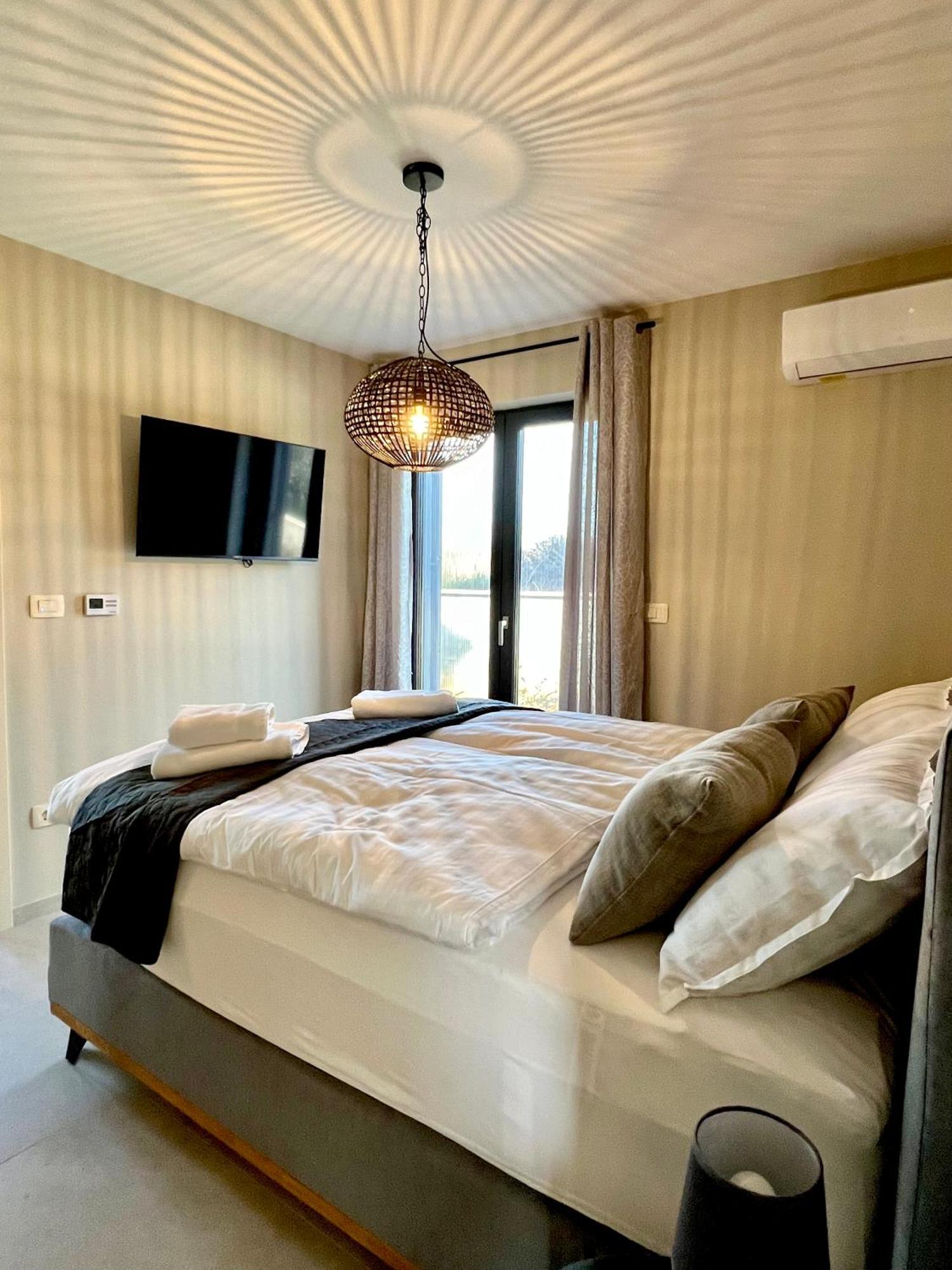 Villa Maslinik Kaštelir Exteriör bild